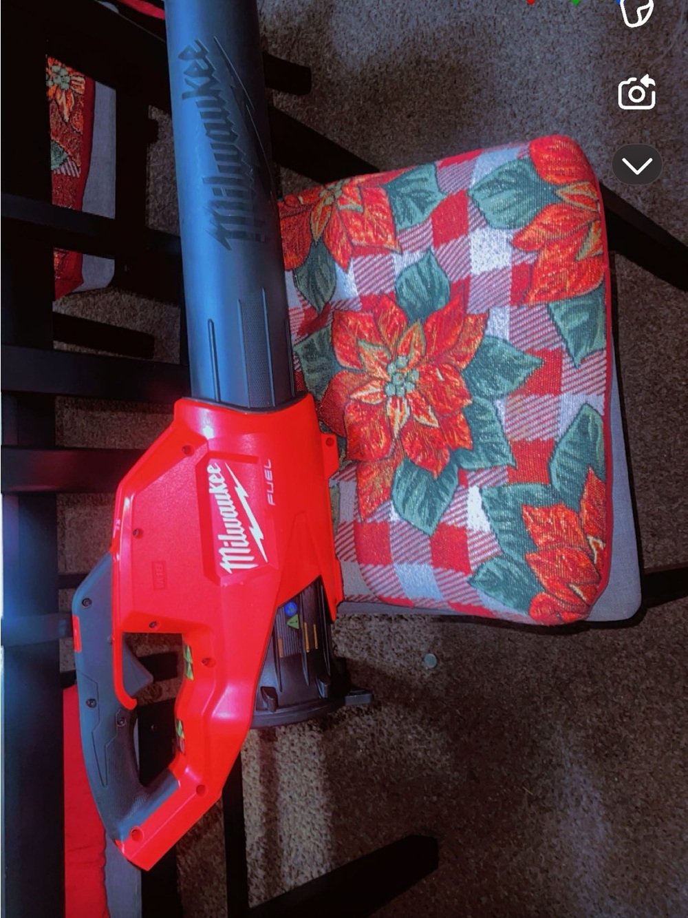 Milwaukee Red Cordless Leaf Blower - Red and Black
